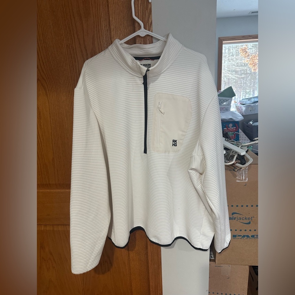 NWOT! Duluth Trading Co. Alaskan Hardgear White Zip-Up Sweater